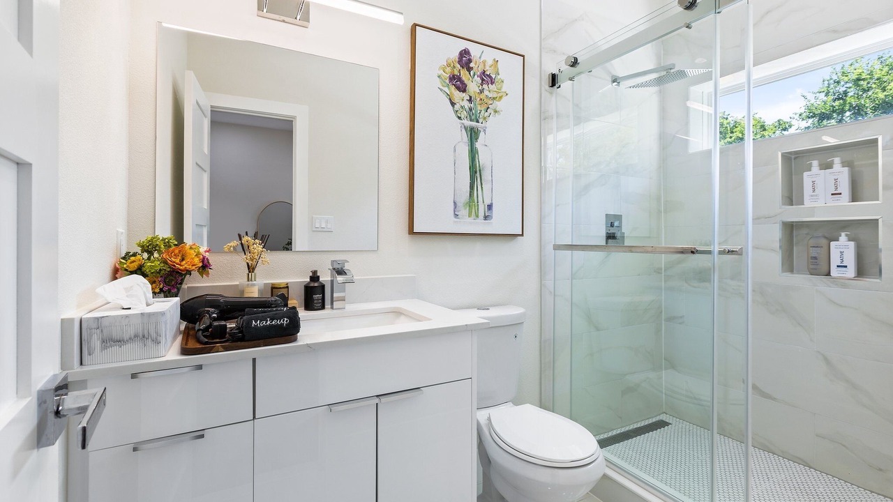 Photo of Bathroom in West Dallas