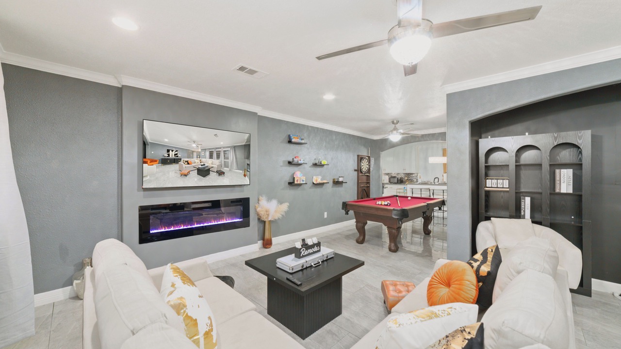 Photo of Livingroom in Sharpstown