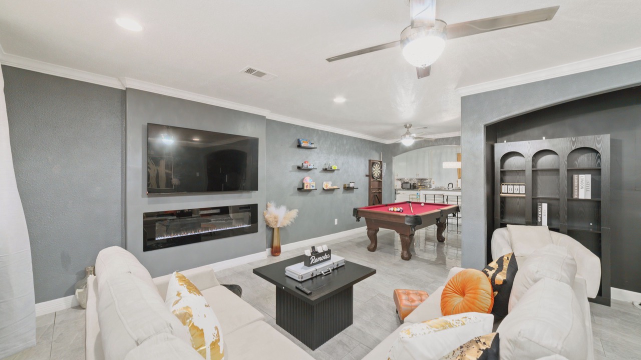 Photo of Livingroom in Sharpstown