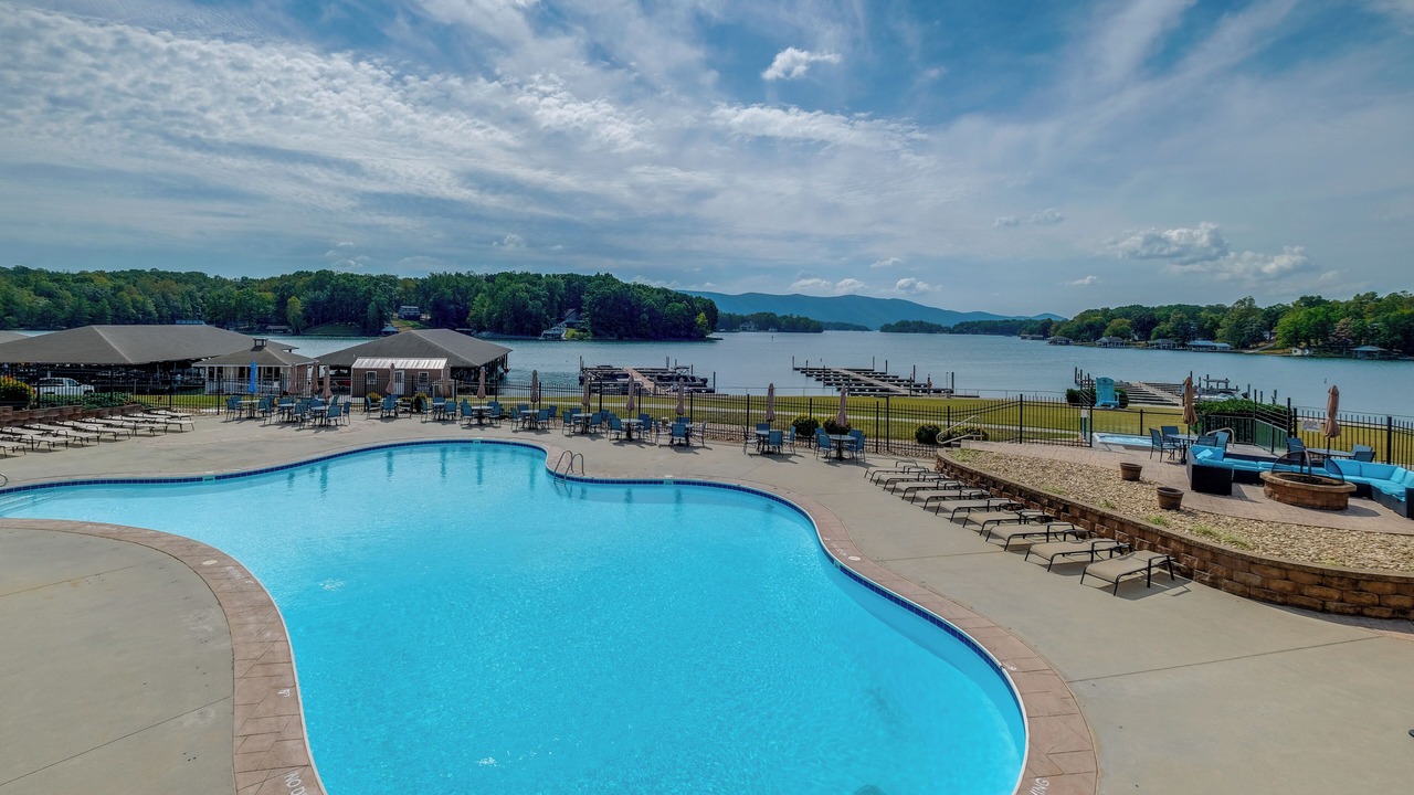 Photo of Outdoor in Smith Mountain Lake