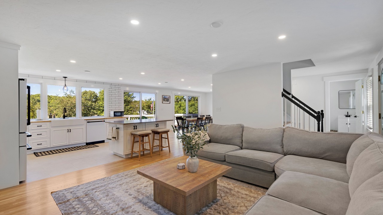 Photo of Livingroom in East Falmouth