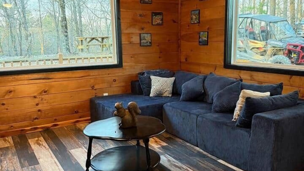 Photo of Livingroom in Board Camp