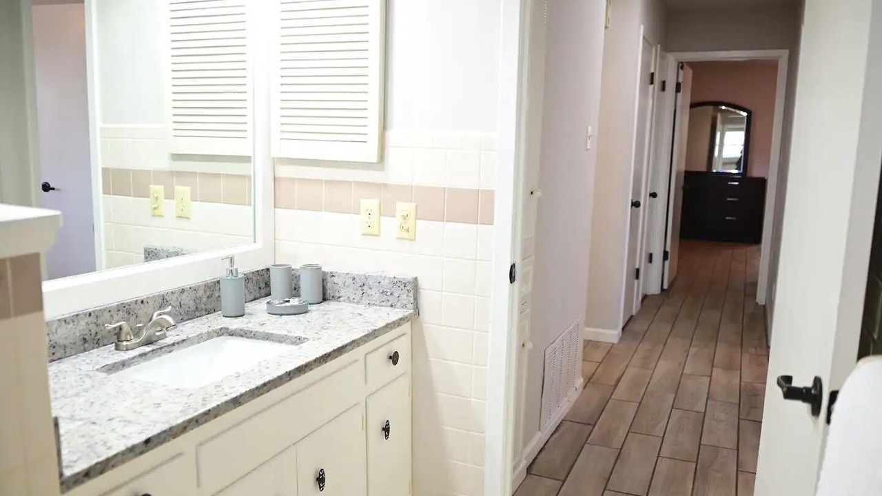 Photo of Bathroom in Universal City