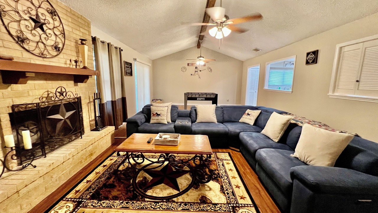 Photo of Livingroom in North San Antonio - SAT