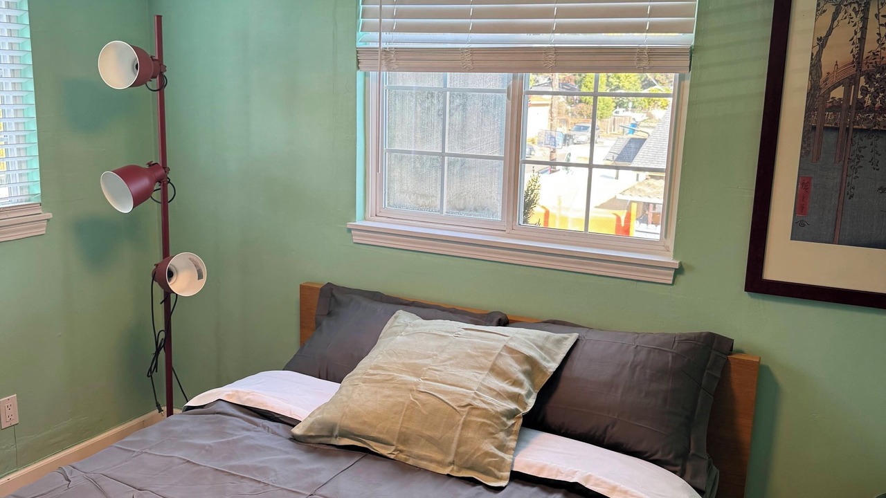 Photo of Bedroom in East Palo Alto