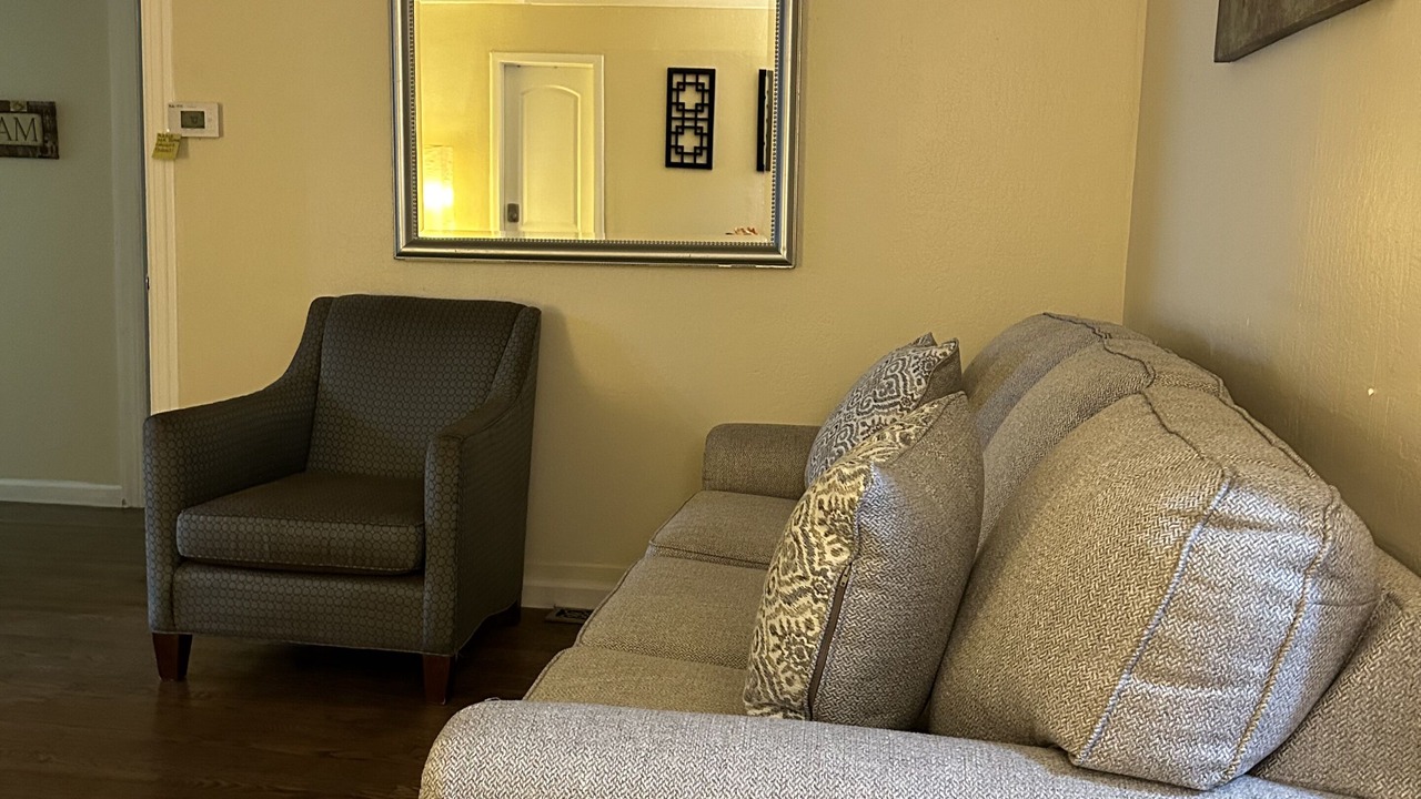 Photo of Livingroom in East Palo Alto