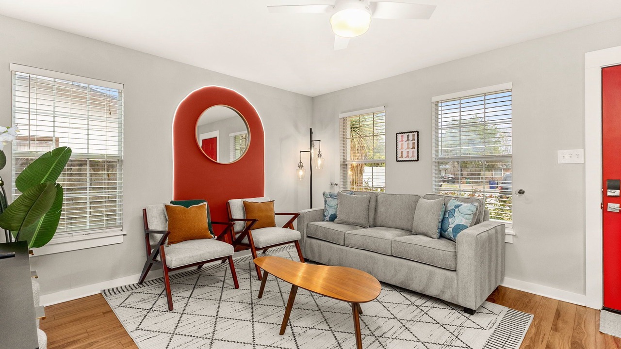 Photo of Livingroom in East MLK