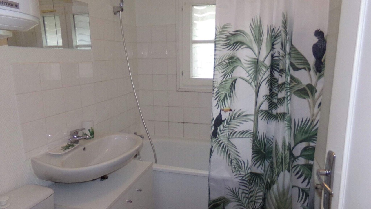 Photo of Bathroom in Dieppe