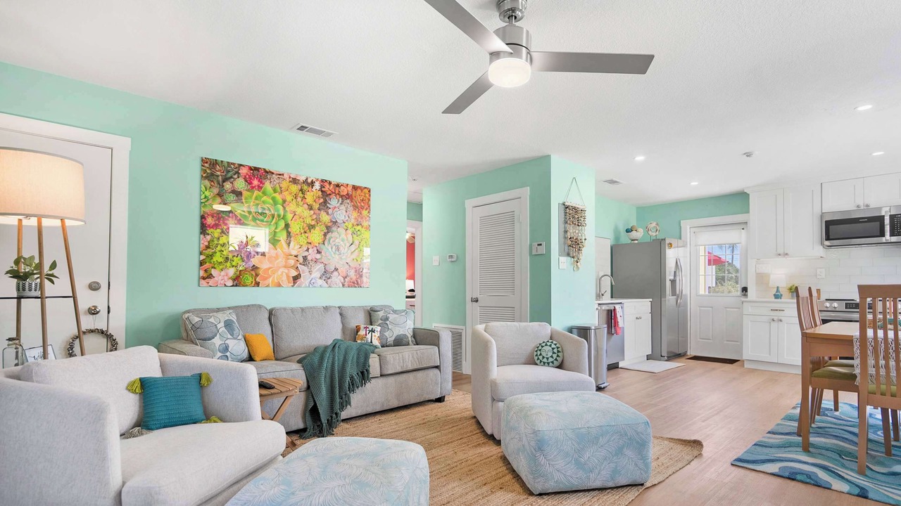 Photo of Livingroom in Crescent Beach