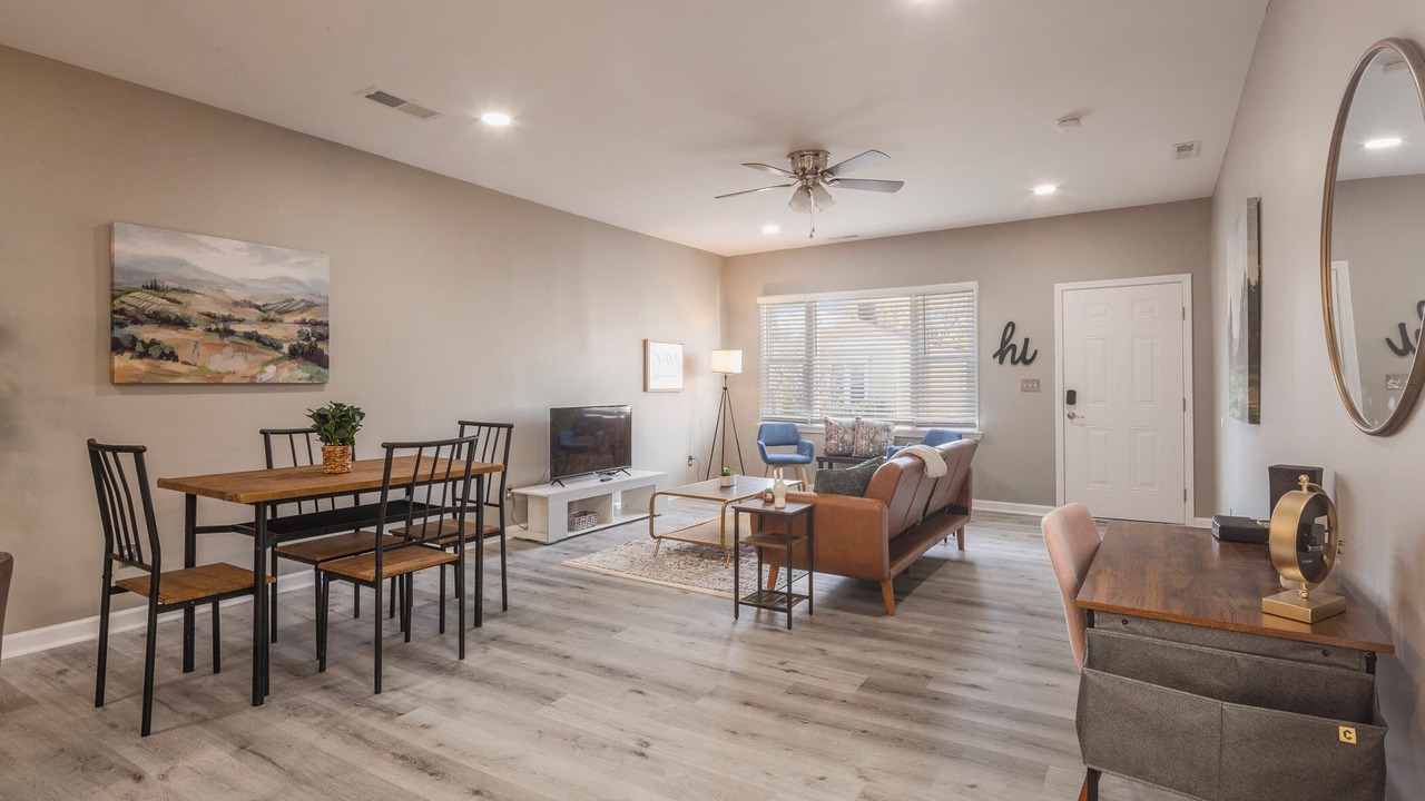Photo of Livingroom in Smoketown Jackson