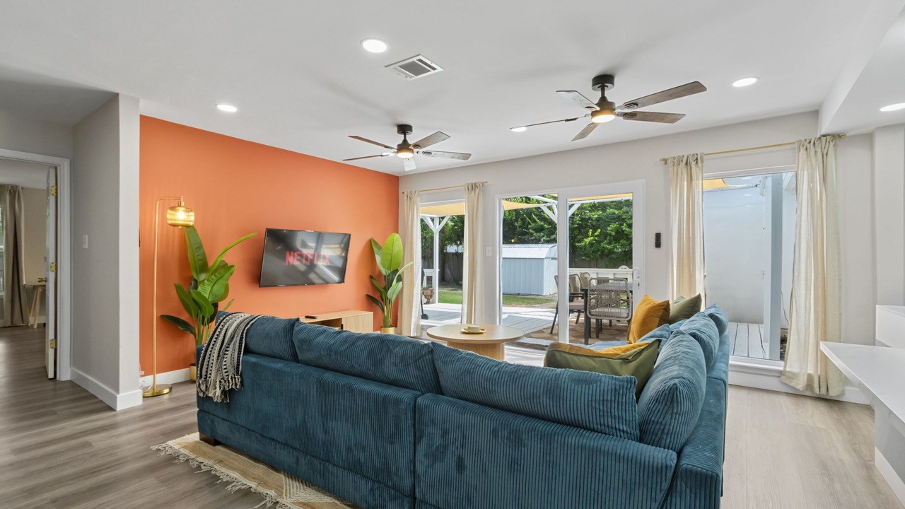Photo of Livingroom in Braeswood Place