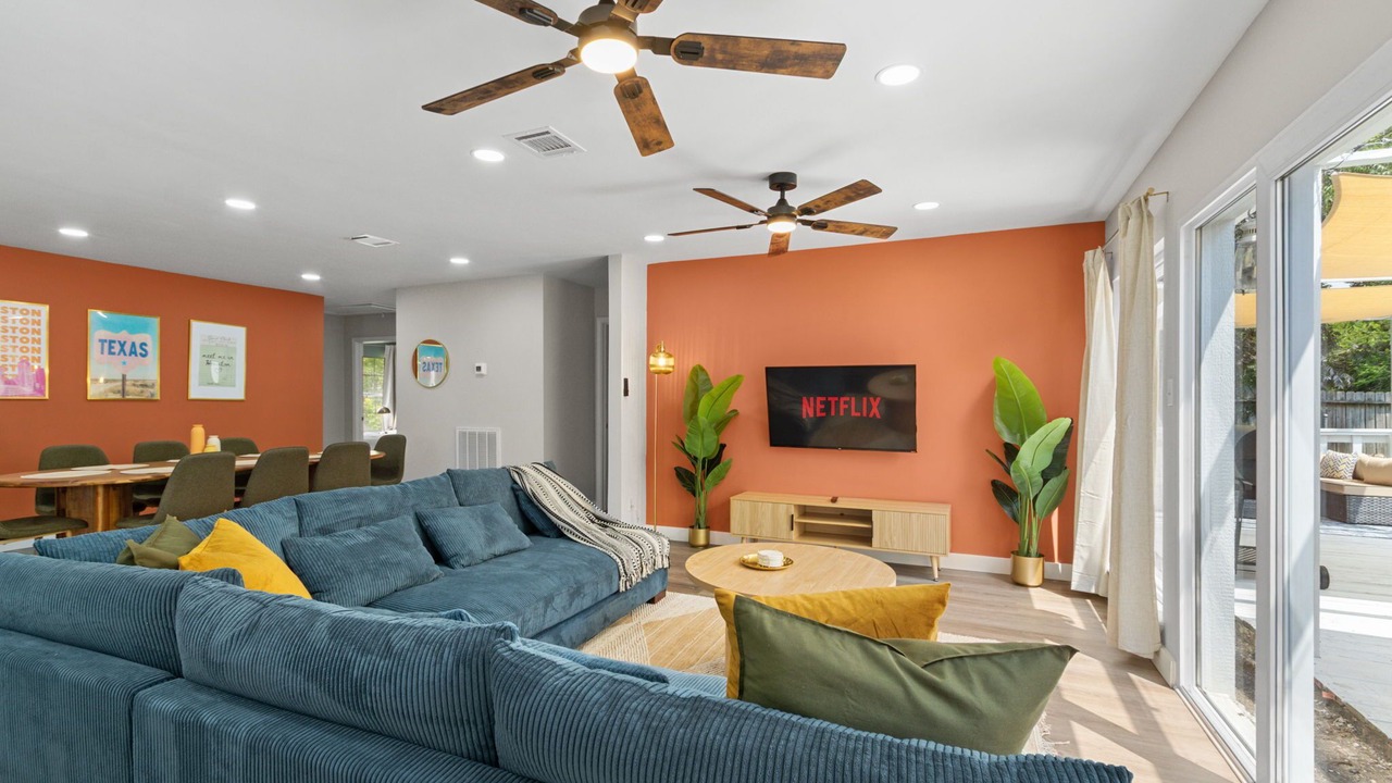 Photo of Livingroom in Braeswood Place