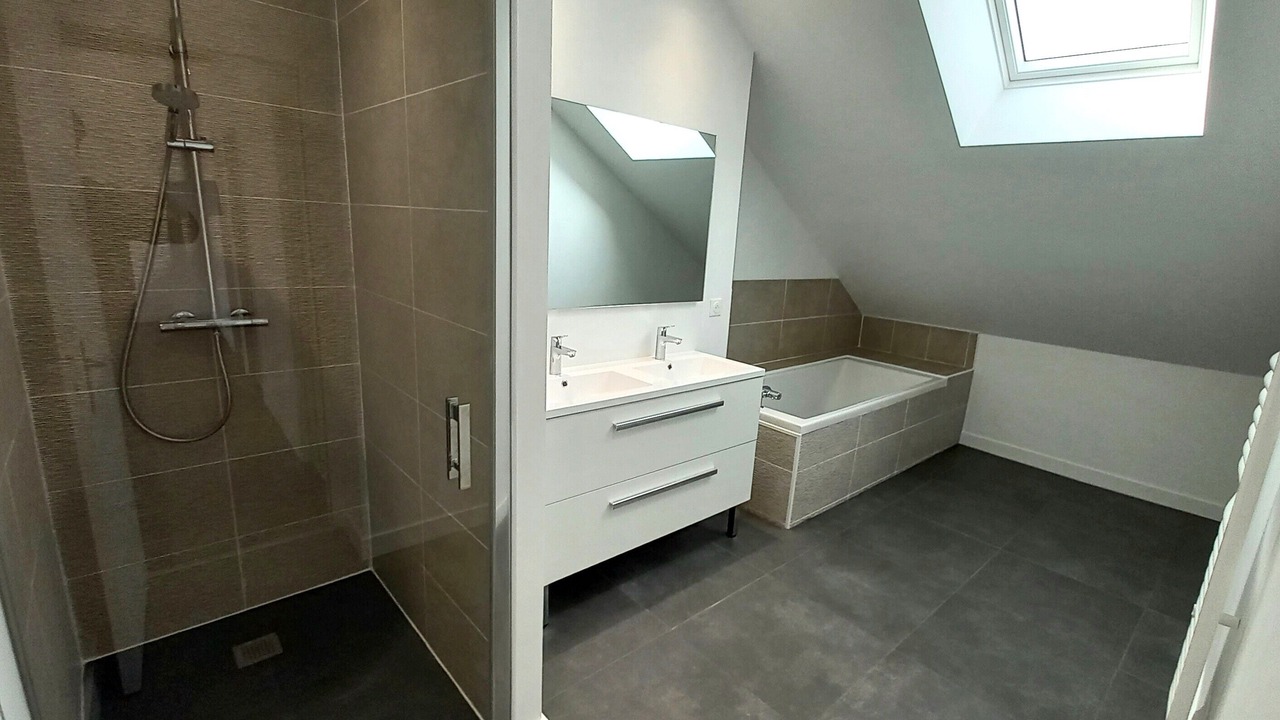 Photo of Bathroom in Les Ponts-de-Ce