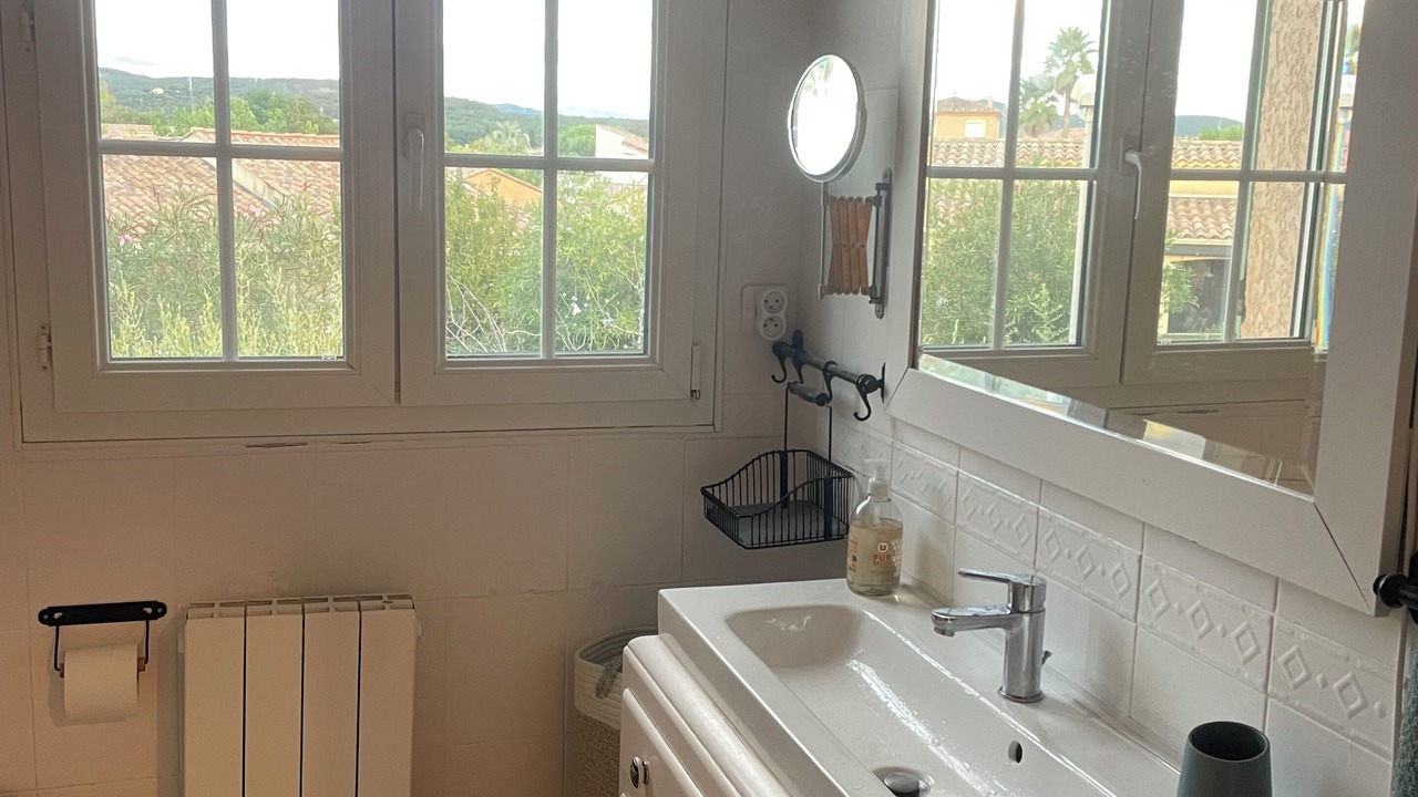 Photo of Bathroom in Caux