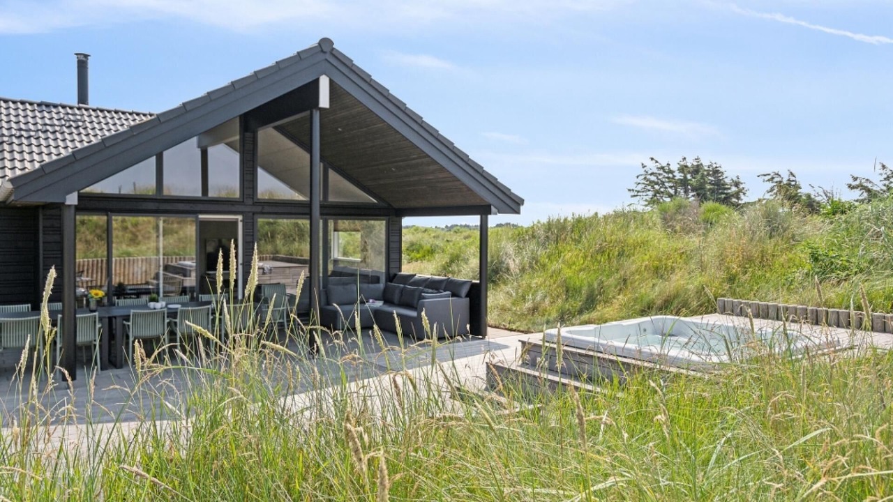 Photo of Others in Houvig Strand