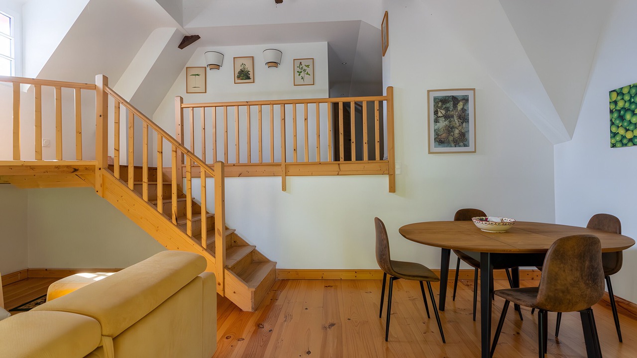 Photo of Others in Gestas