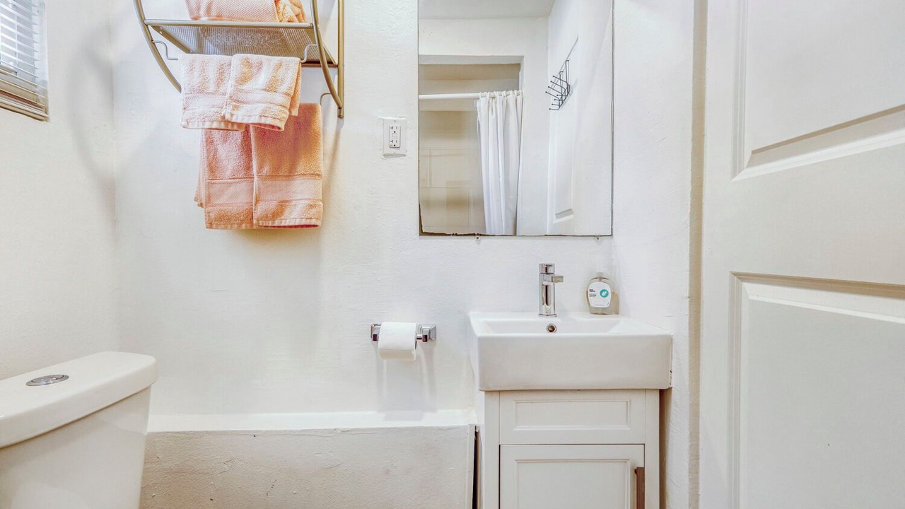 Photo of Bathroom in Tropic