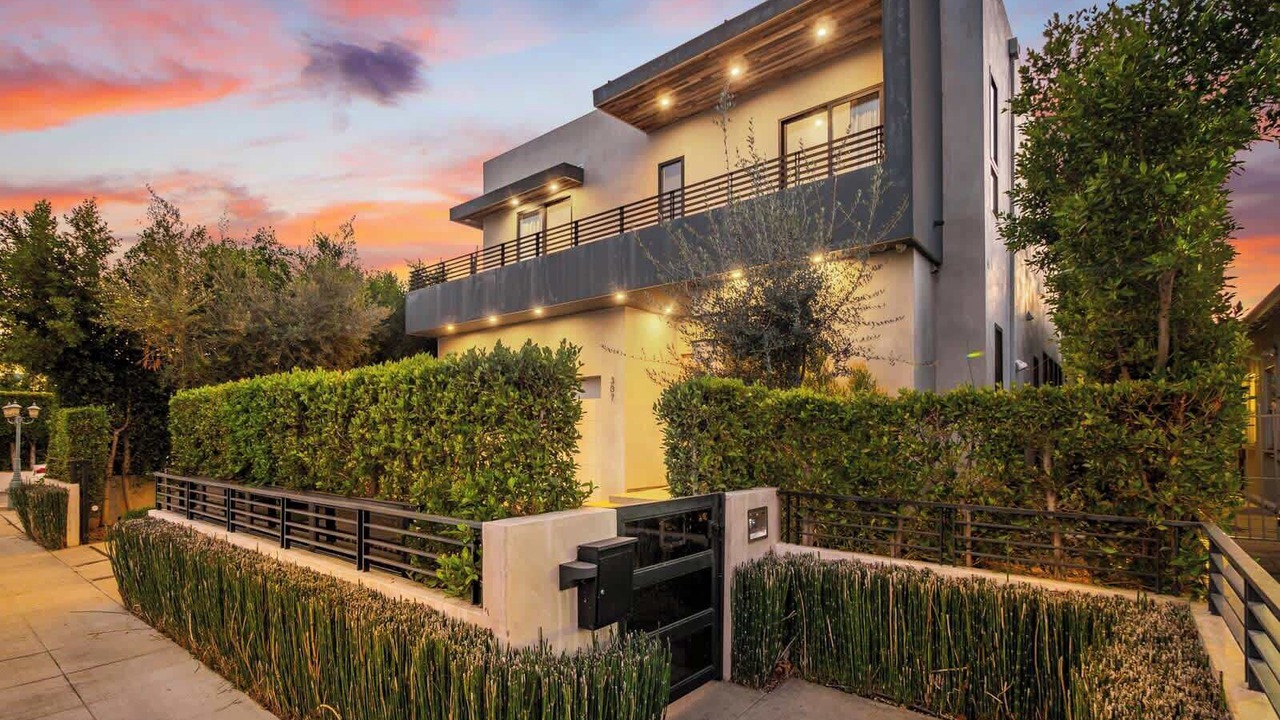 Photo of Outdoor in Greater Wilshire - Hancock Park