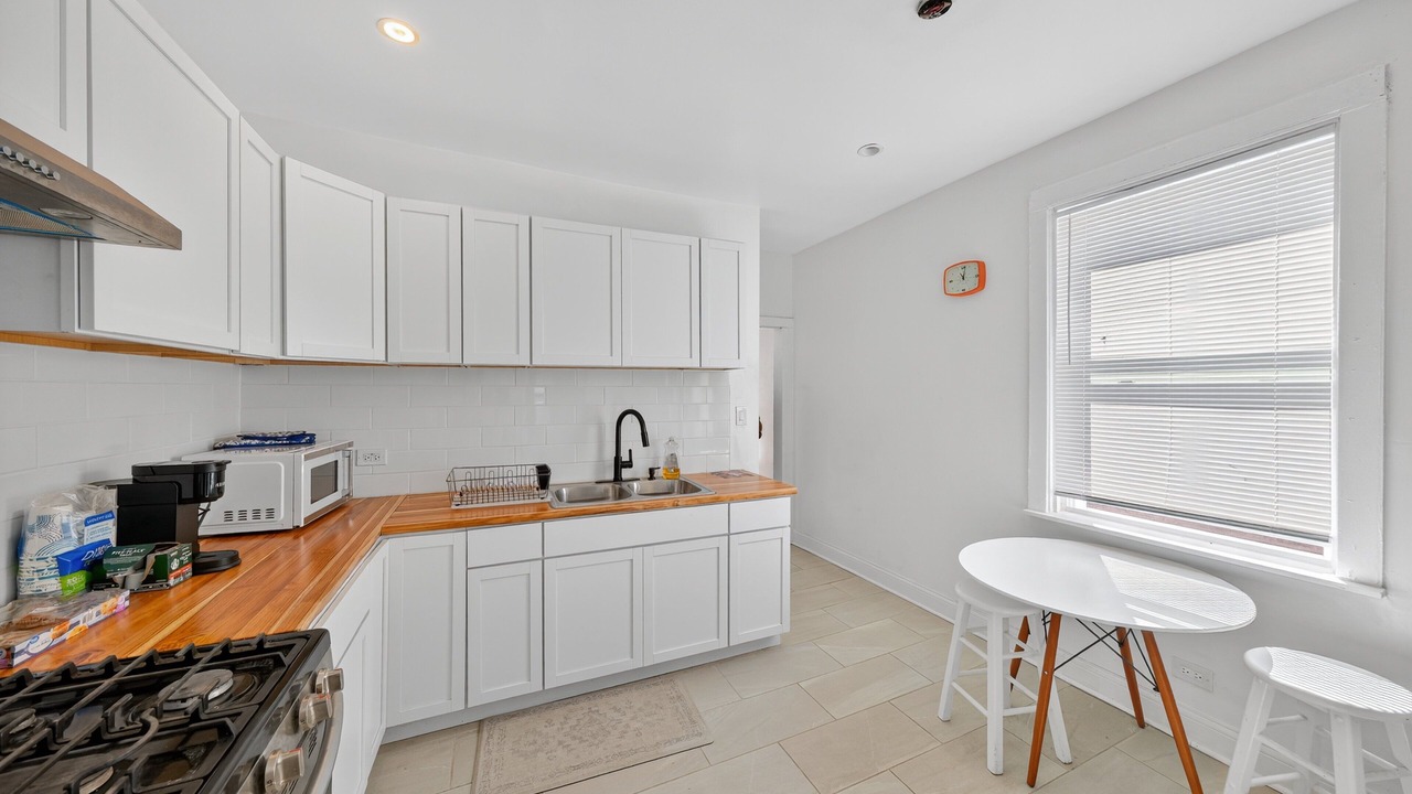Photo of Kitchen in Greater Grand Crossing