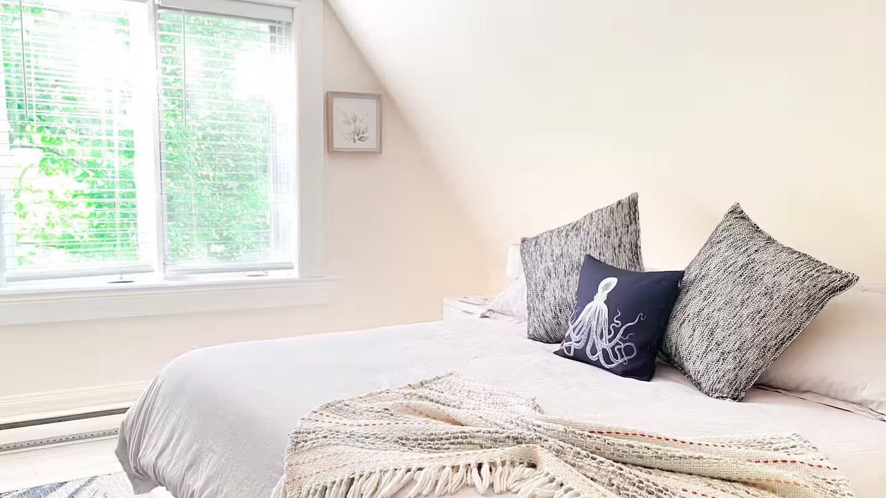 Photo of Bedroom in Hudson