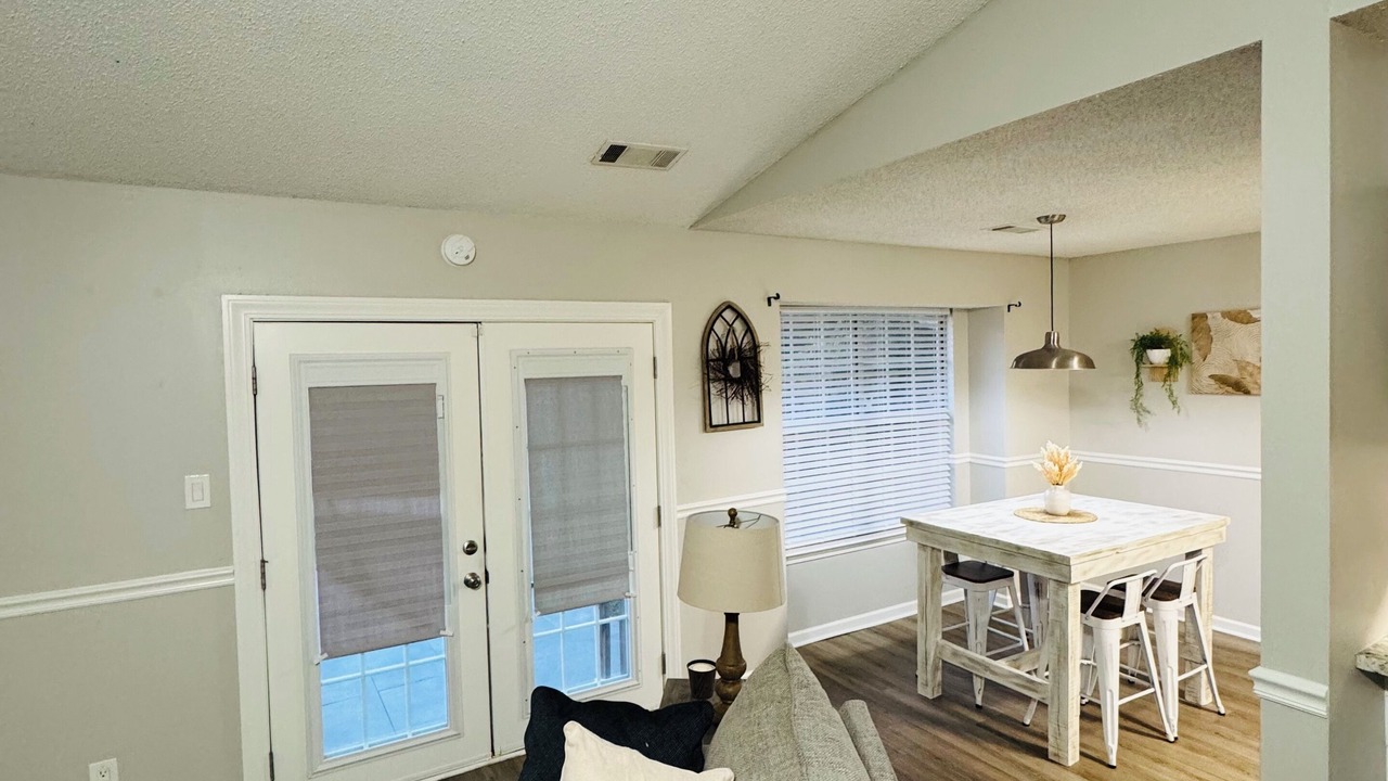 Photo of Livingroom in Bryant