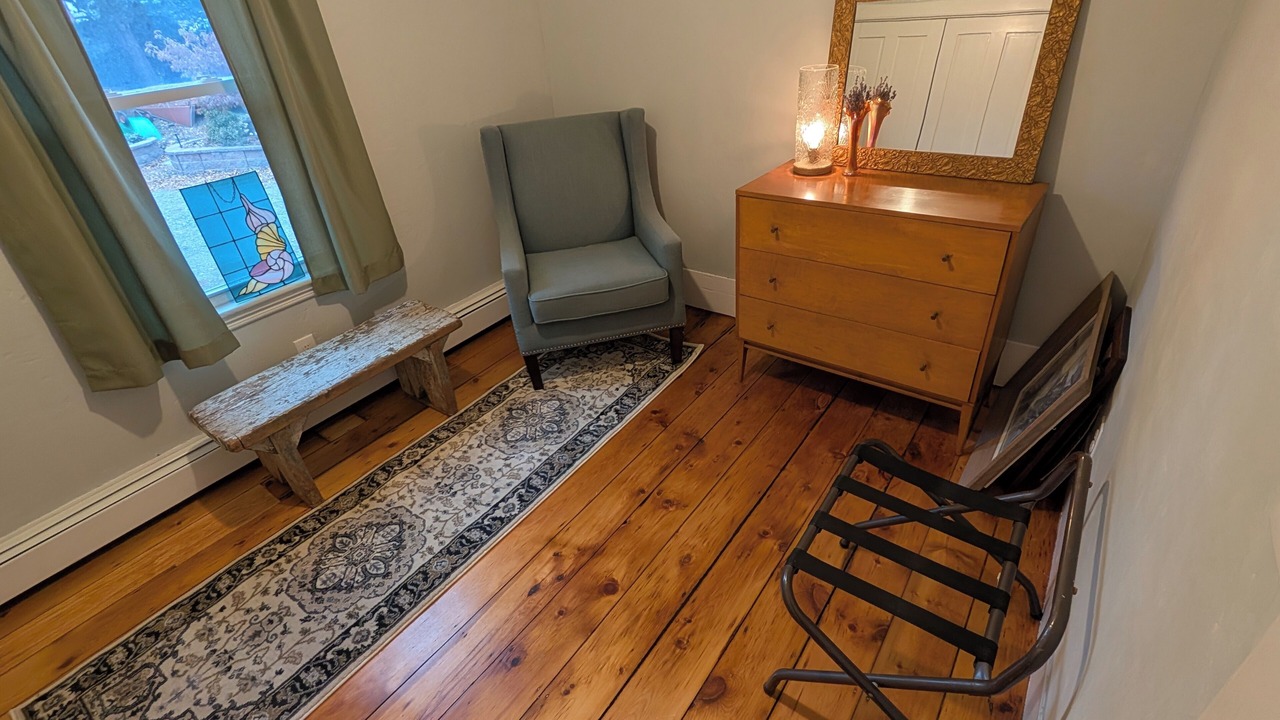 Photo of Bedroom in Salem