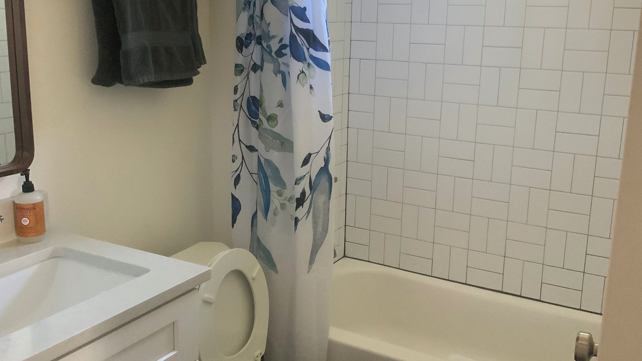 Photo of Bathroom in South Manchaca