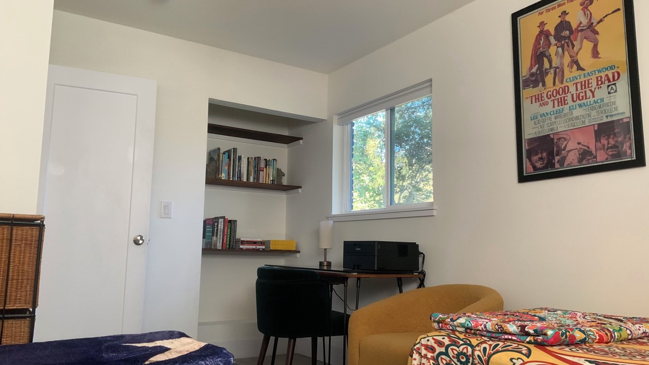 Photo of Bedroom in South Manchaca