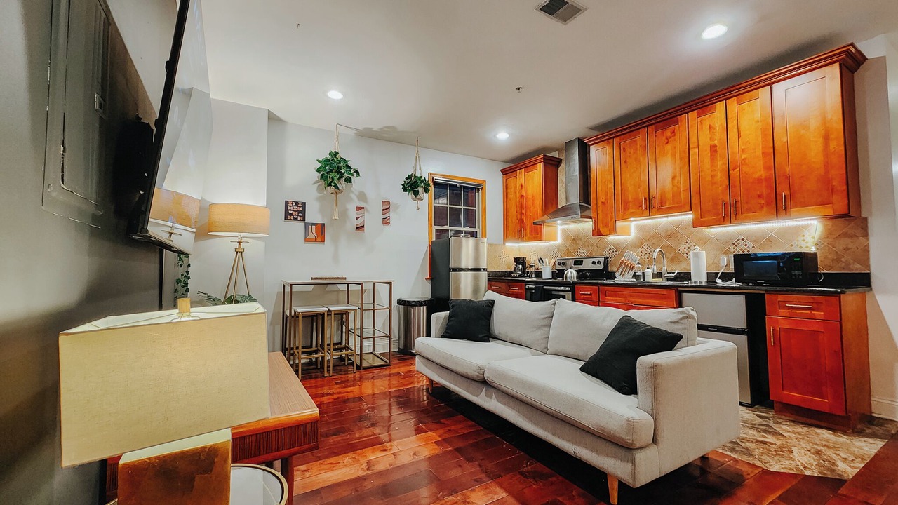 Photo of Livingroom in Gayborhood