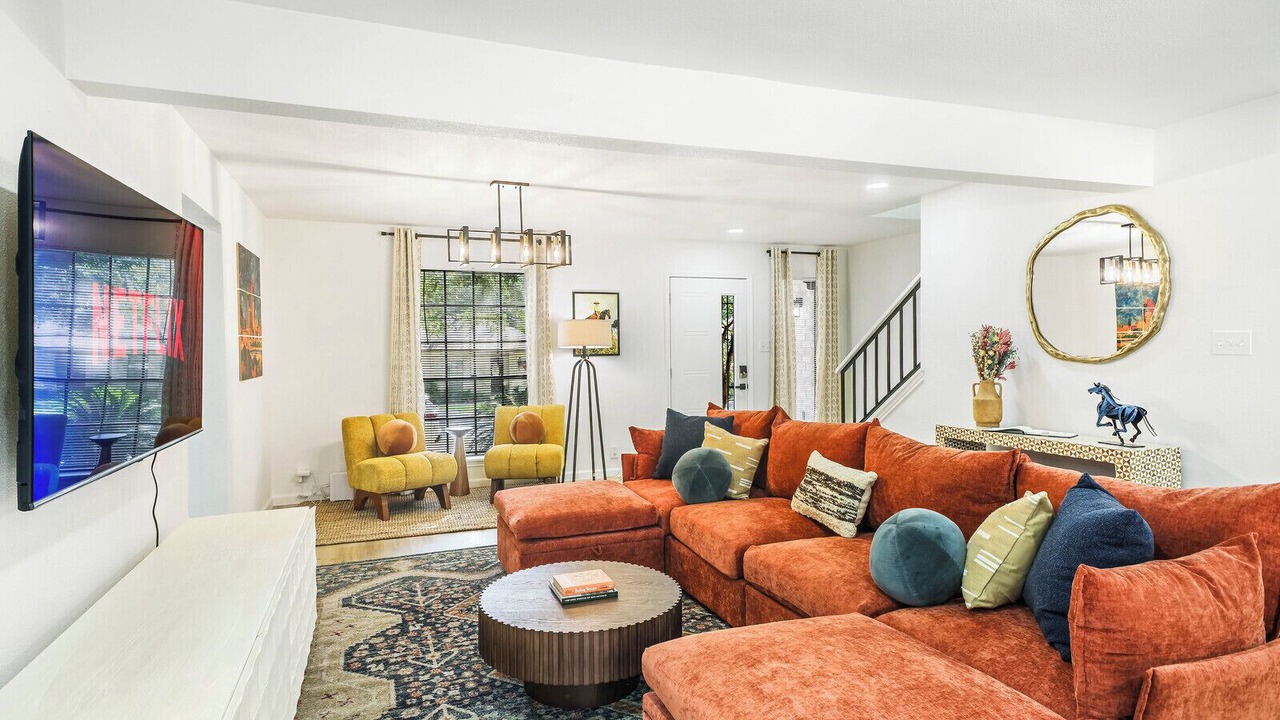 Photo of Livingroom in North Central Thousand Oaks