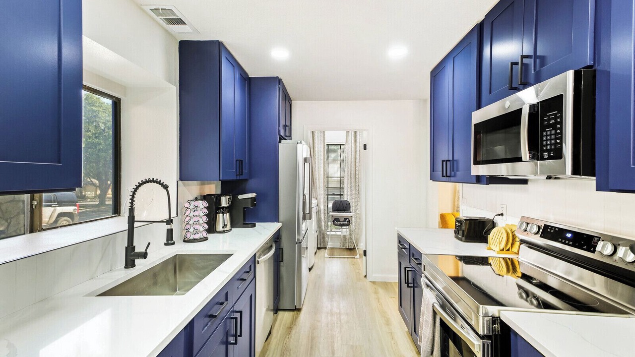 Photo of Kitchen in North Central Thousand Oaks