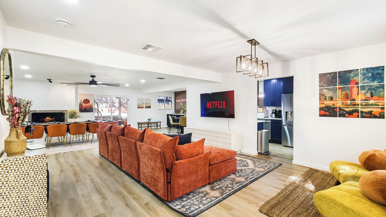 Photo of Livingroom in North Central Thousand Oaks
