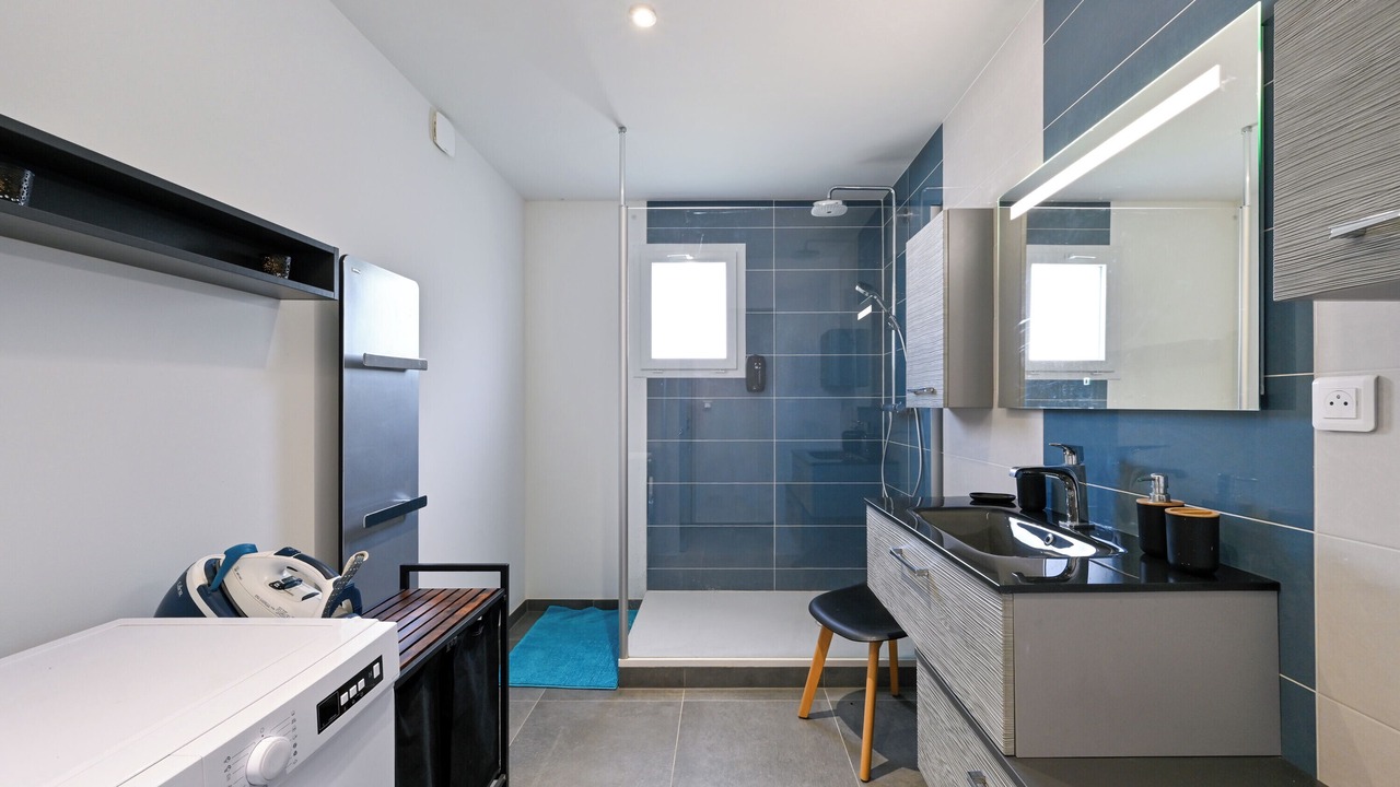 Photo of Bathroom in Port-Saint-Pere