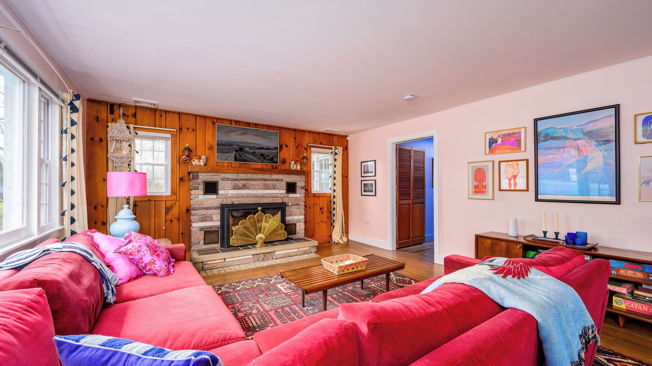 Photo of Livingroom in Hadley