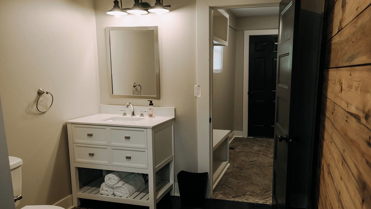 Photo of Bathroom in College Hill