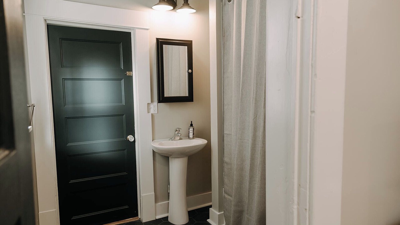 Photo of Bathroom in College Hill