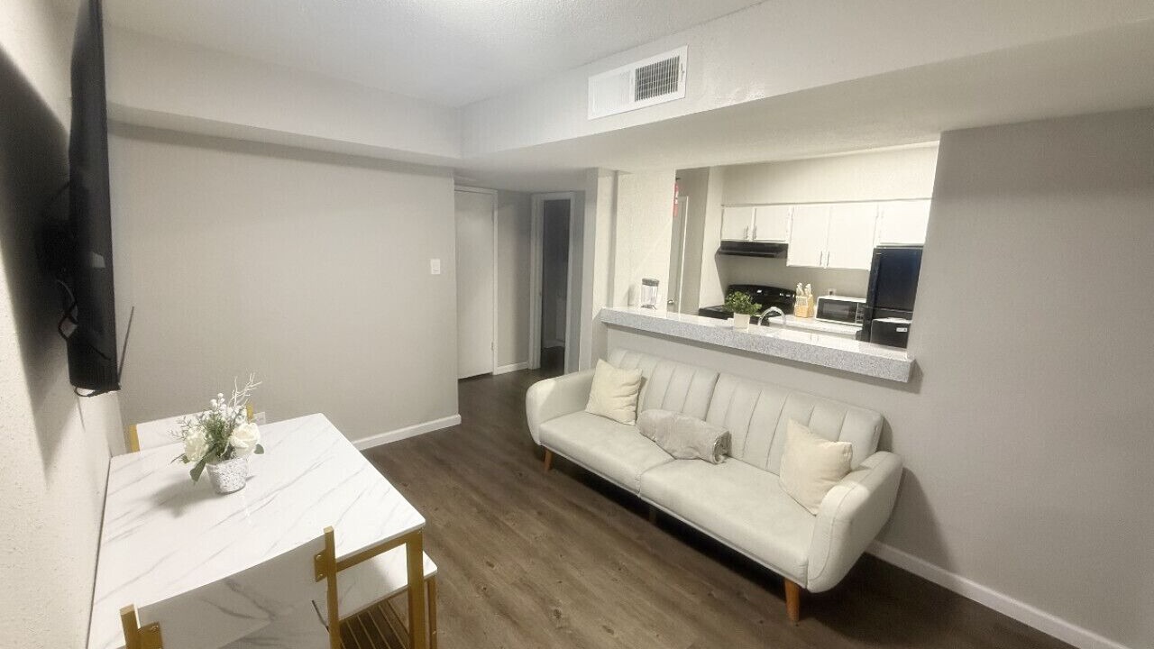 Photo of Livingroom in Garden Oaks