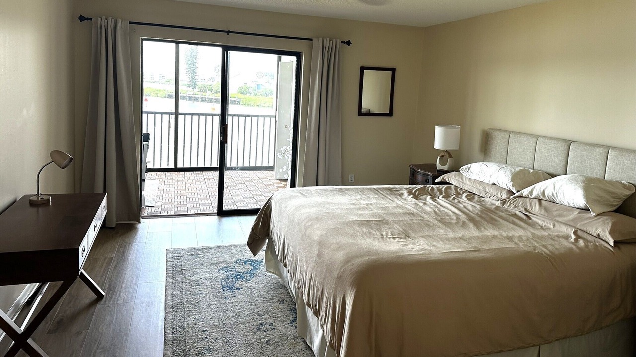 Photo of Bedroom in Cocoa Isles