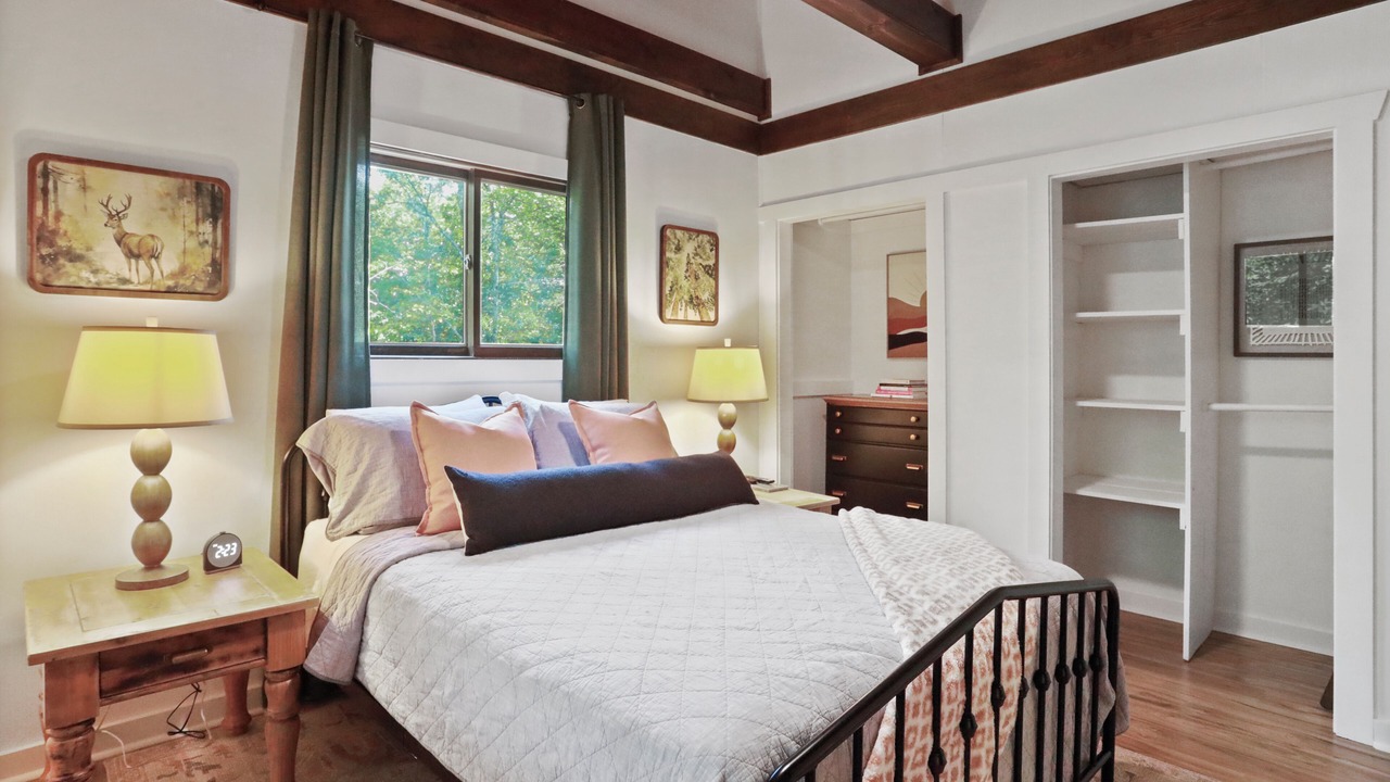Photo of Bedroom in Basye