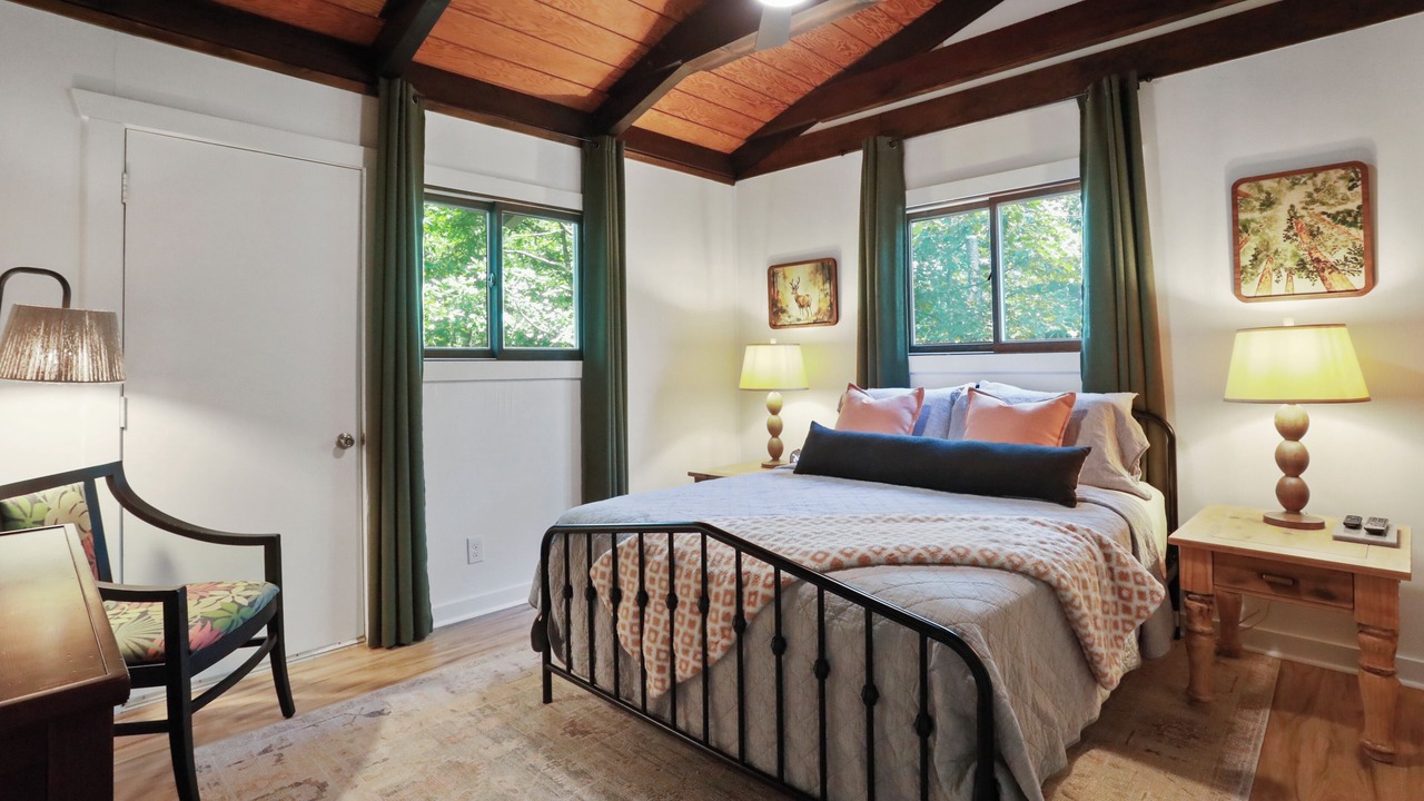 Photo of Bedroom in Basye