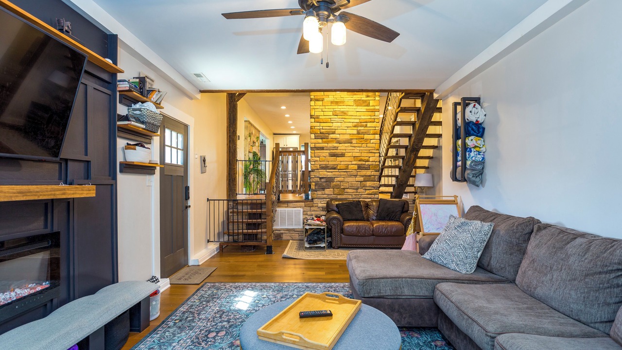 Photo of Livingroom in Barboursville
