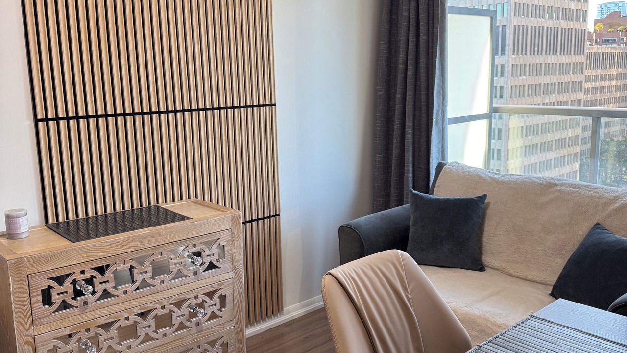 Photo of Livingroom in Bay Street Corridor