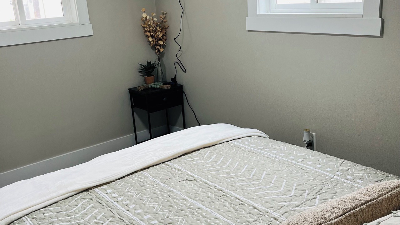 Photo of Bedroom in Salmon