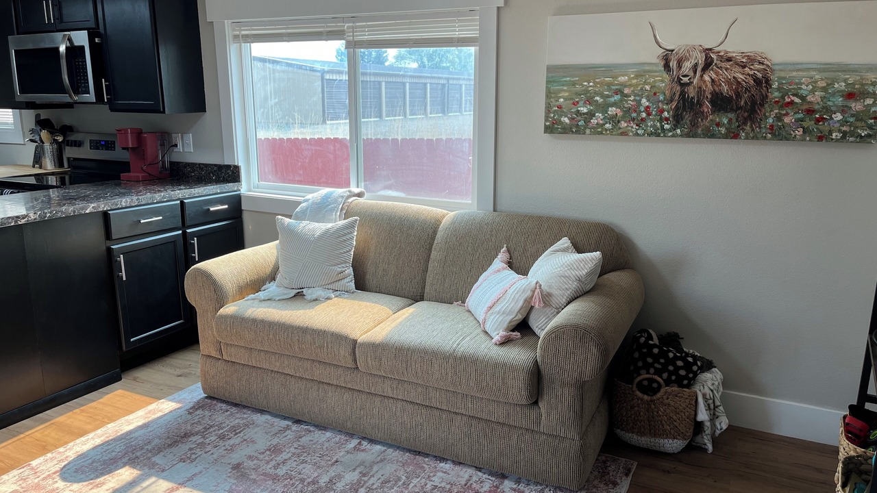 Photo of Livingroom in Salmon