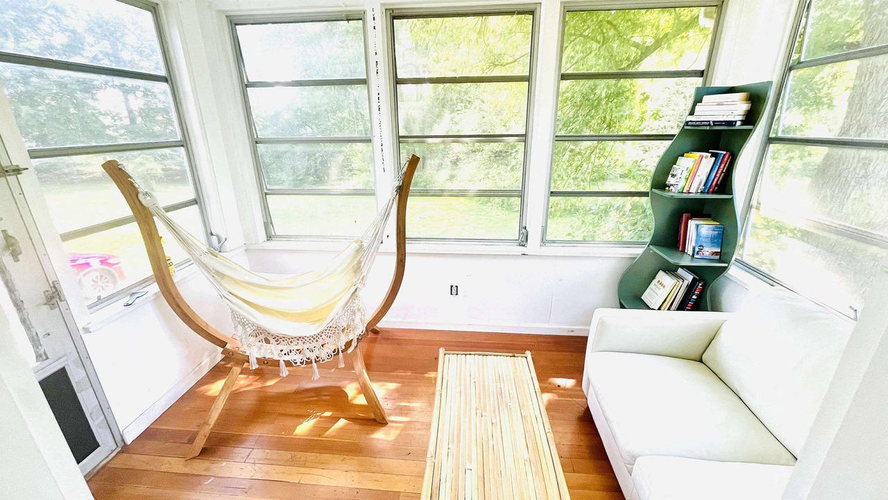 Photo of Livingroom in Fairview