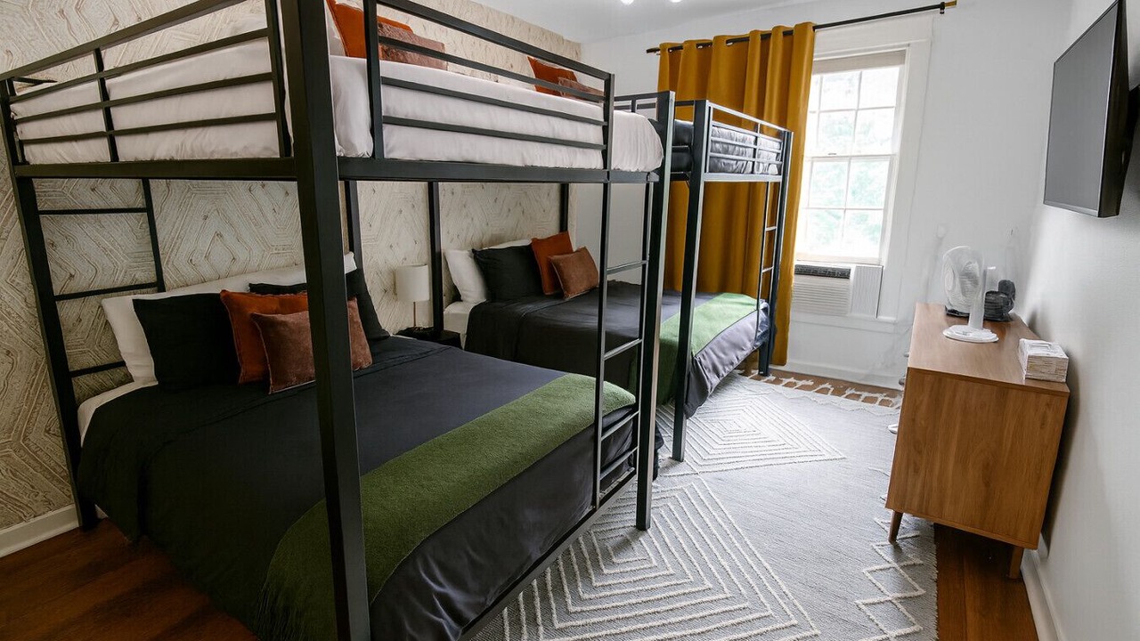 Photo of Bedroom in Whispering Oaks