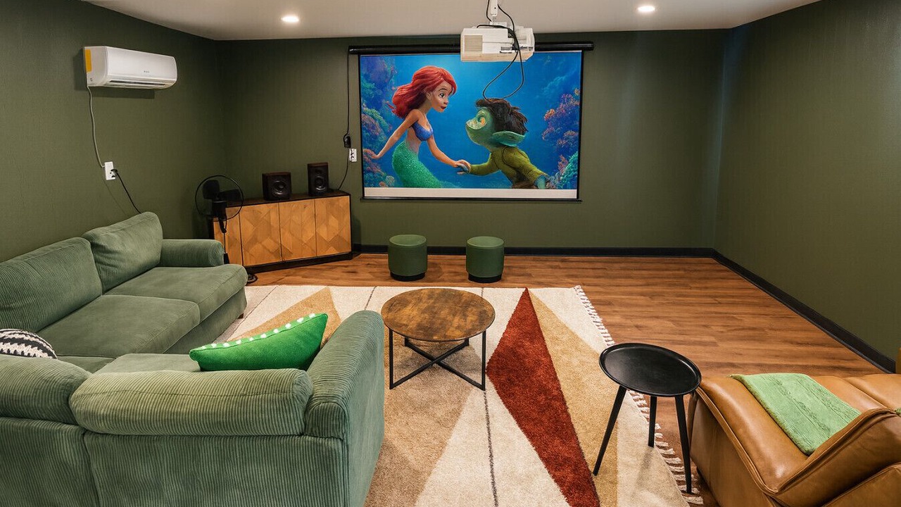 Photo of Livingroom in Whispering Oaks