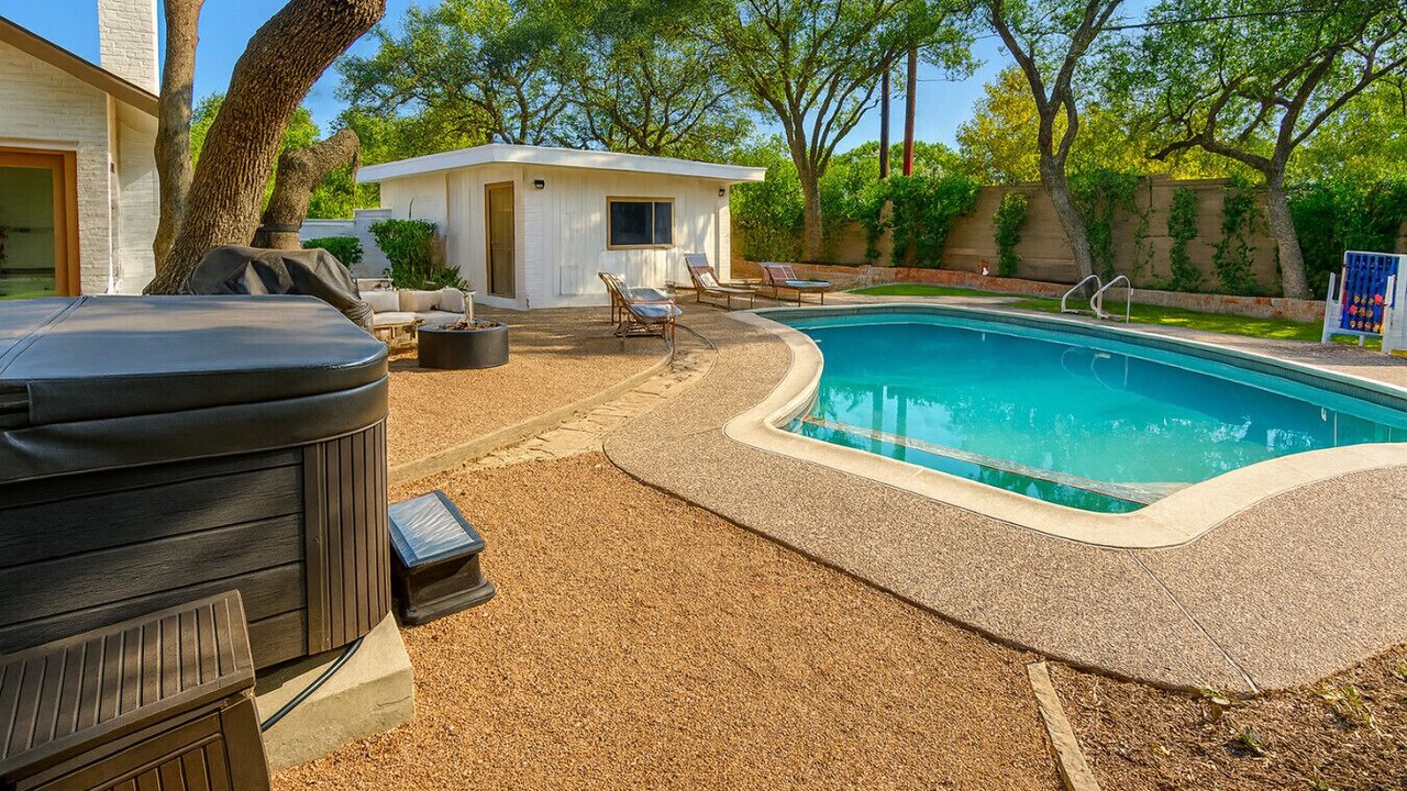 Photo of Outdoor in Whispering Oaks