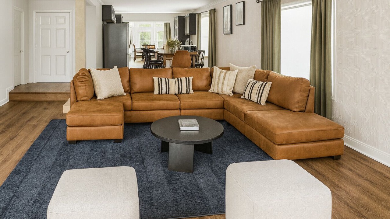 Photo of Livingroom in Whispering Oaks