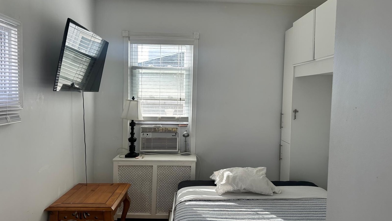 Photo of Bedroom in Long Beach